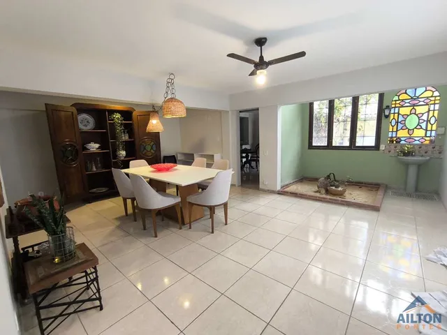 Imagem 14: Casa Duplex Alto Padrão com 4 Suítes Disponível p/ Venda ou Locação Anual no Bairro