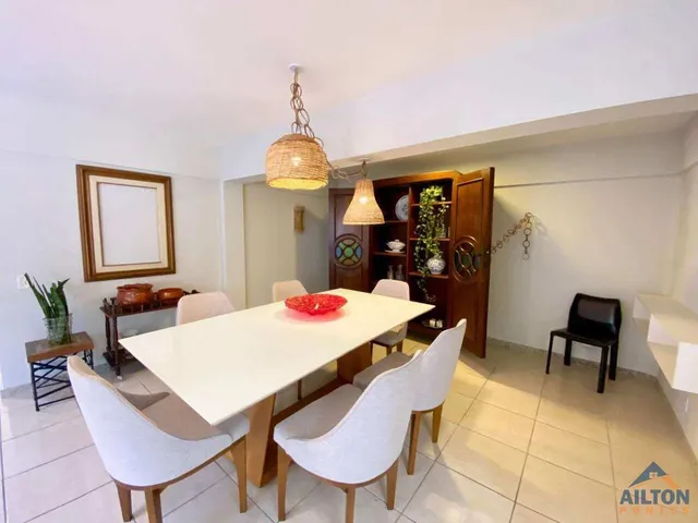 Imagem 4: Casa Duplex Alto Padrão com 4 Suítes Disponível p/ Venda ou Locação Anual no Bairro