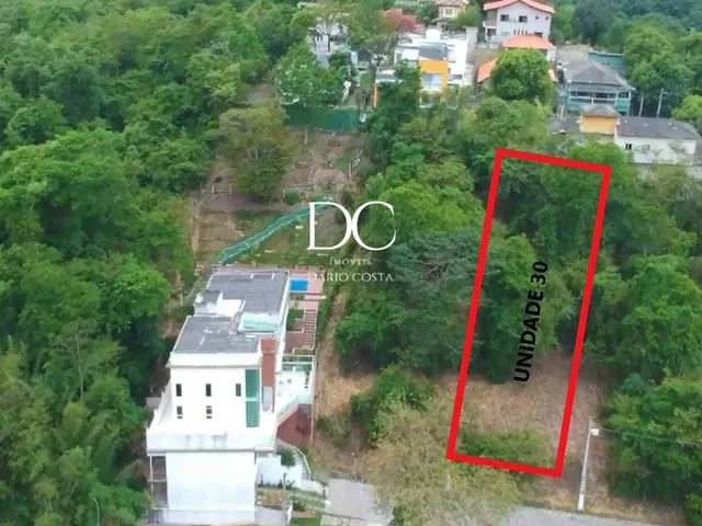 Imagem: O terreno possui 468m² de Área Privada e está localizado