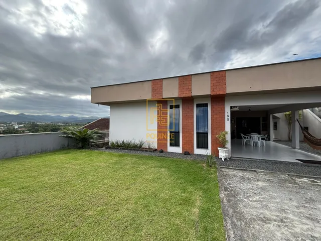 Imagem: Linda casa com terraço e área de festa