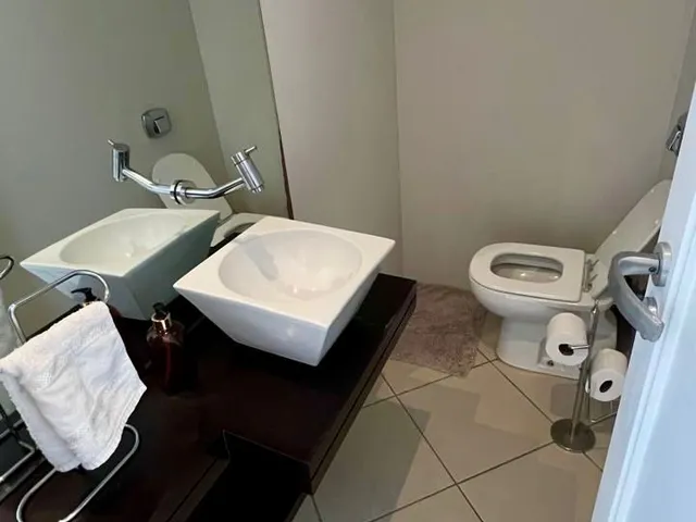 Imagem 2: Casa Alto Padrão em Condominio - Centro de Palhoça