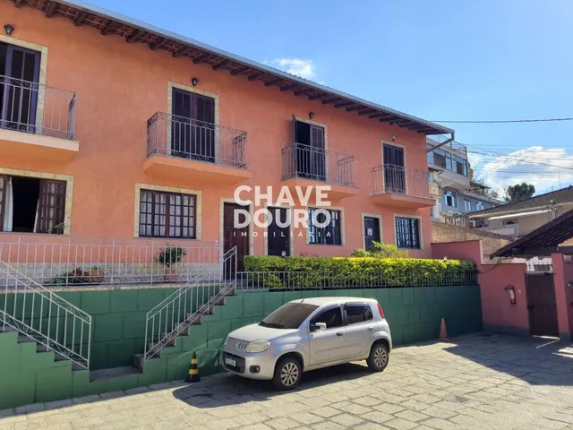 Imagem: A casa possui 2 Dormitórios, 1 Suíte, 3 Banheiros, 1 Vaga