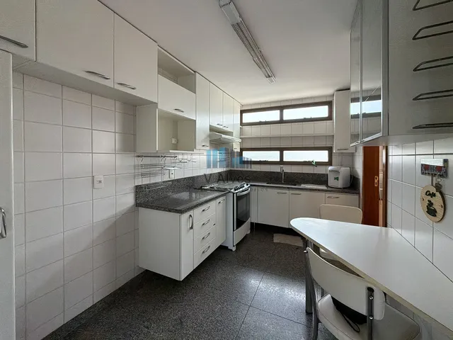 Imagem 12: Apartamento com 127m², 4 quartos, suíte e 2 vagas. À venda, em ponto nobre do bairro