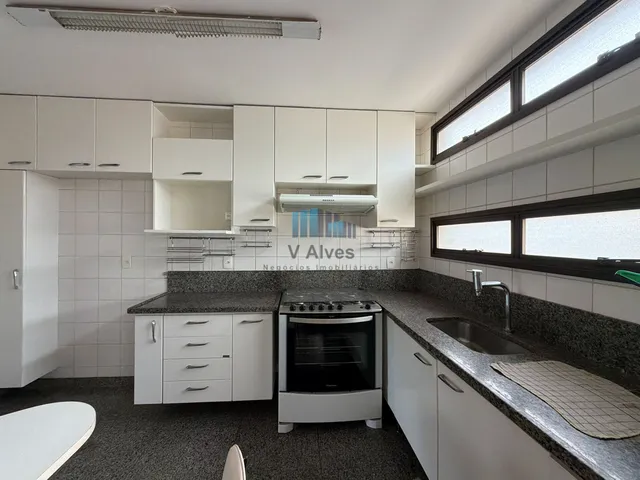 Imagem 13: Apartamento com 127m², 4 quartos, suíte e 2 vagas. À venda, em ponto nobre do bairro