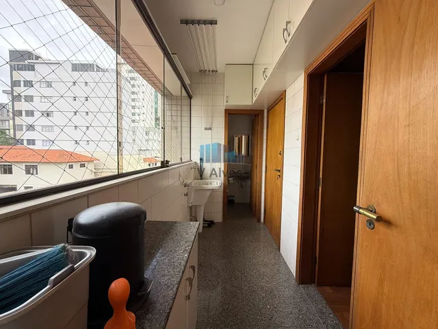 Imagem 4: Apartamento com 127m², 4 quartos, suíte e 2 vagas. À venda, em ponto nobre do bairro