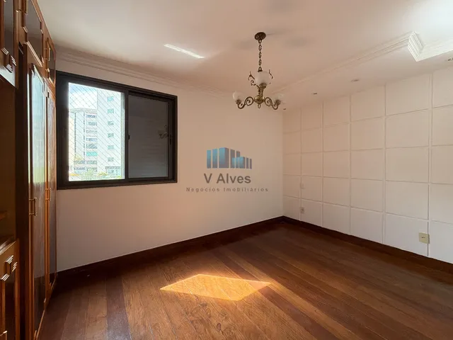 Imagem 9: Apartamento com 127m², 4 quartos, suíte e 2 vagas. À venda, em ponto nobre do bairro