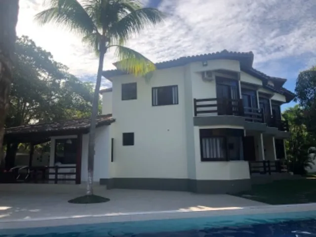 Imagem: A casa possui 4 Dormitórios, 2 Suítes, 1 Banheiro, 1 Vaga