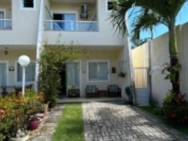 Imagem: A casa possui 2 Dormitórios, 2 Suítes, 1 Banheiro, 2 Vagas