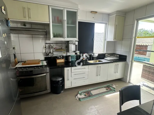 Imagem 2: ESTRADA DO COCO, Abrantes. Duplex ALTO PADRÃO, cond. fechado com total infraestrutura