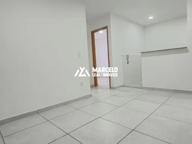 Imagem 4: OPORTUNIDADE !!!! Apenas 890,00. Alugo apartamento no 4º andar, com 2/4 no Cond