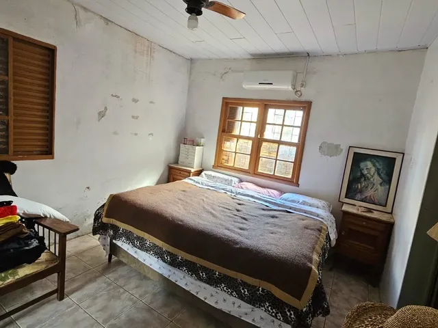 Imagem 8: Casa À Venda no Centro: Ampla Residência com Pátio