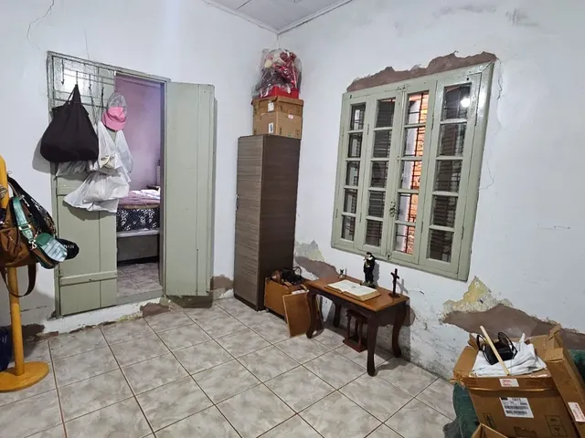 Imagem 2: Casa À Venda no Centro: Ampla Residência com Pátio