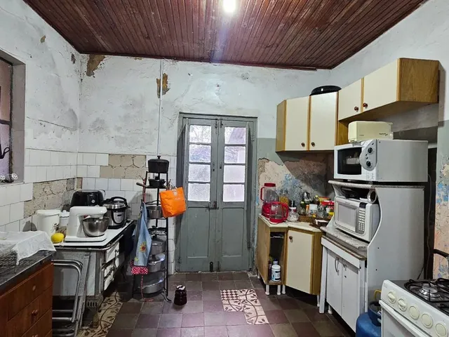 Imagem 7: Casa À Venda no Centro: Ampla Residência com Pátio
