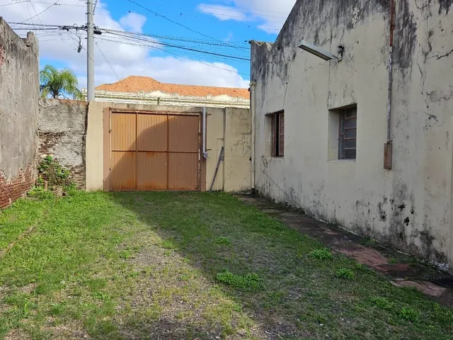 Imagem 9: Casa À Venda no Centro: Ampla Residência com Pátio