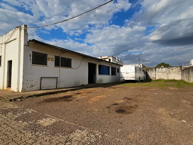 Imagem 11: Oportunidade Imperdível: Casa Comercial com Terreno Amplo para venda