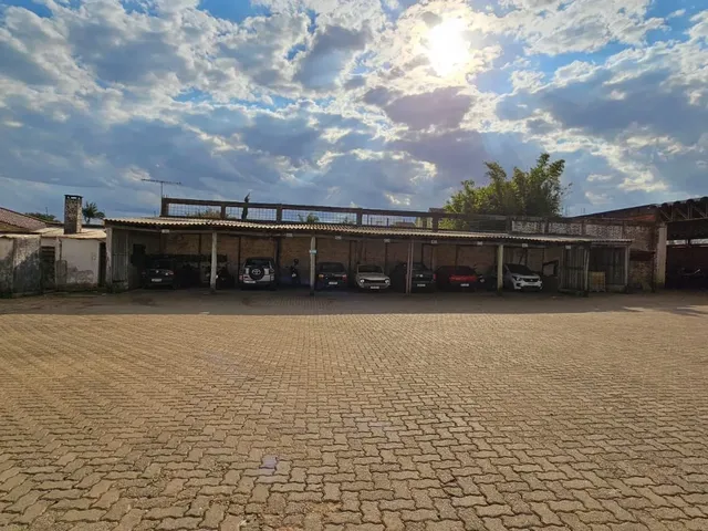 Imagem 15: Oportunidade Imperdível: Casa Comercial com Terreno Amplo para venda