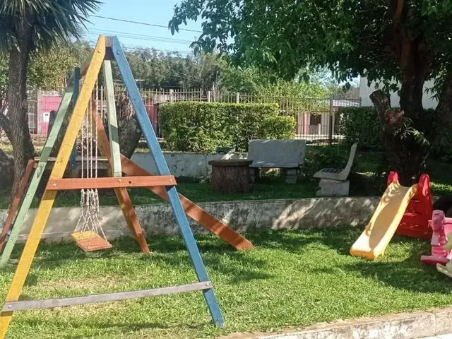 Imagem 3: Casa À Venda com 4 Dormitórios, Pátio e Garagem