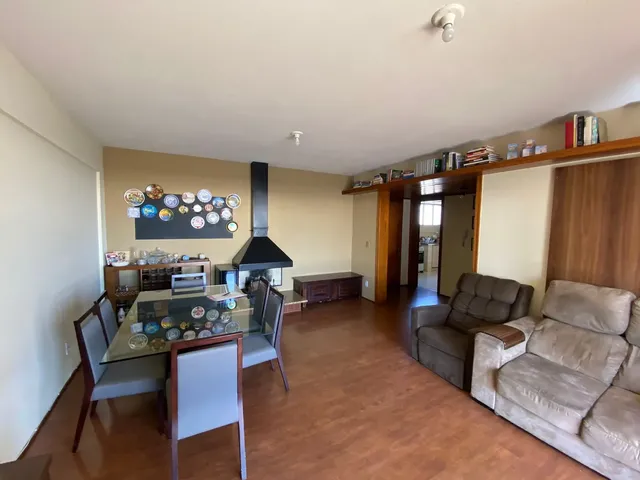 Imagem 3: Casa com 3 Dormitórios à Venda Perto da Praça Grande