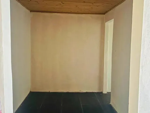 Imagem 3: Casa à Venda no Bairro Prado – 2 Quartos, 90m², Amplo Terreno de 300m²