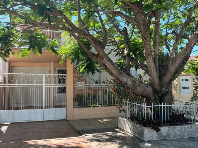 Imagem 2: Sobrado à Venda no Bairro Ibirapuitã - 3 Dormitórios, 280m²