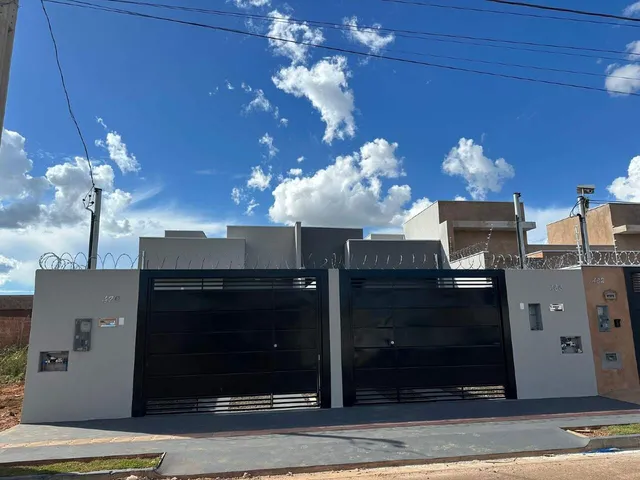 Imagem: A casa possui 1 Dormitório, 1 Suíte, 2 Banheiros, 2 Vagas