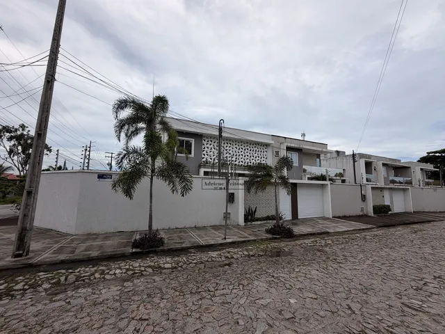 Imagem 7: Casa Duplex de esquina com amplo terreno