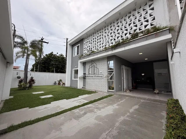 Imagem 4: Casa Duplex de esquina com amplo terreno