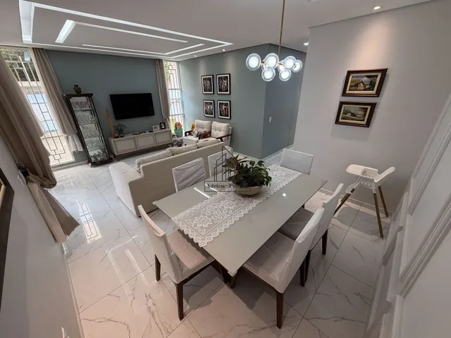 Imagem 13: Casa Duplex de esquina com amplo terreno