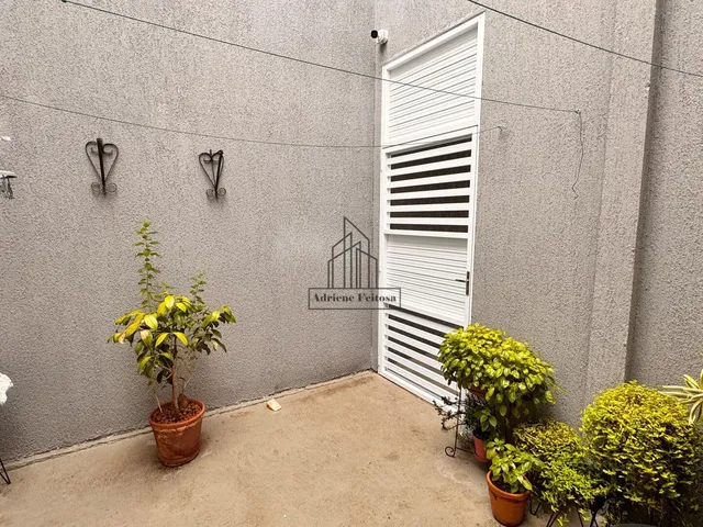 Imagem 5: Casa Duplex de esquina com amplo terreno