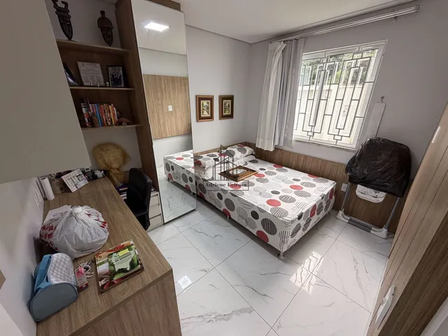 Imagem 12: Casa Duplex de esquina com amplo terreno