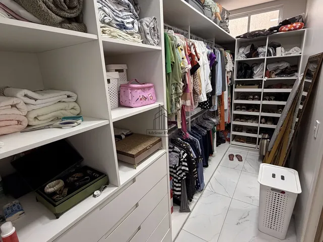 Imagem 16: Casa Duplex de esquina com amplo terreno