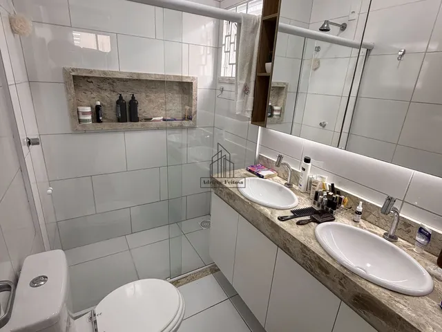 Imagem 10: Casa Duplex de esquina com amplo terreno