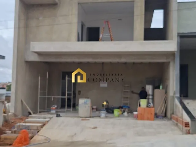 Imagem: A casa em condomínio possui 3 Dormitórios, 3 Suítes, 3