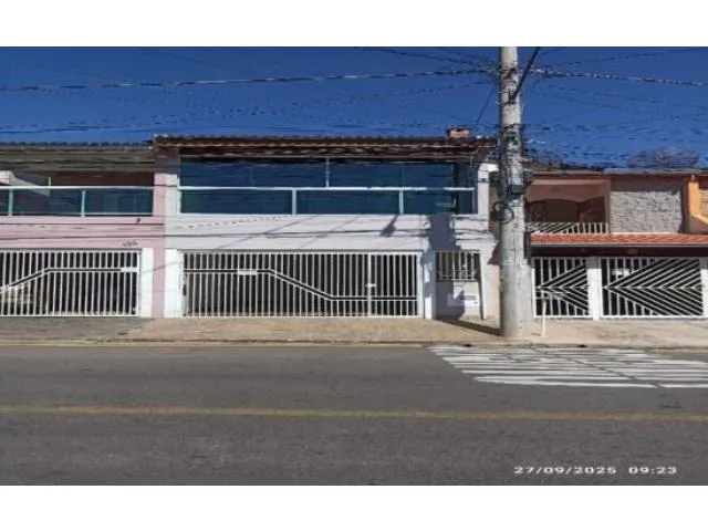 Imagem: A casa possui 2 Dormitórios, 2 Banheiros, 125m² de Área,