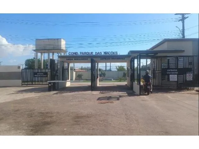 Imagem: A casa em condomínio possui 2 Dormitórios, 2 Suítes, 3 Banheiros