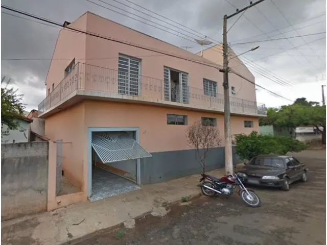 Imagem 2: CASA RESIDENCIAL em CARLÓPOLIS - PR, CENTRO