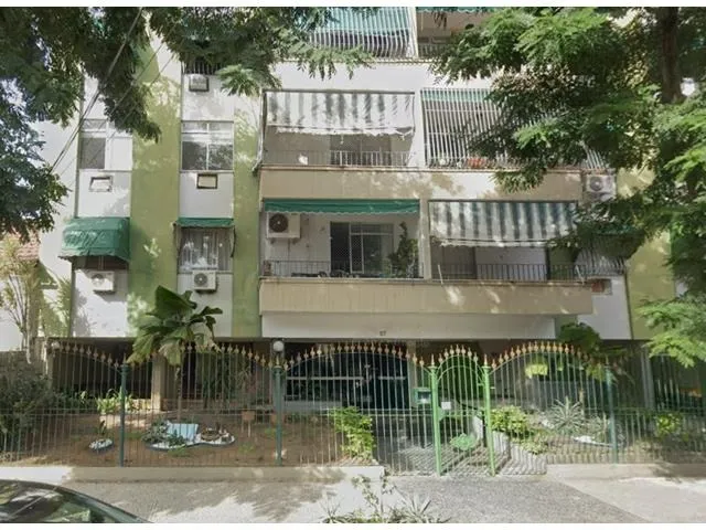 Imagem: O apartamento possui 3 Dormitórios, 1 Suíte, 2 Banheiros