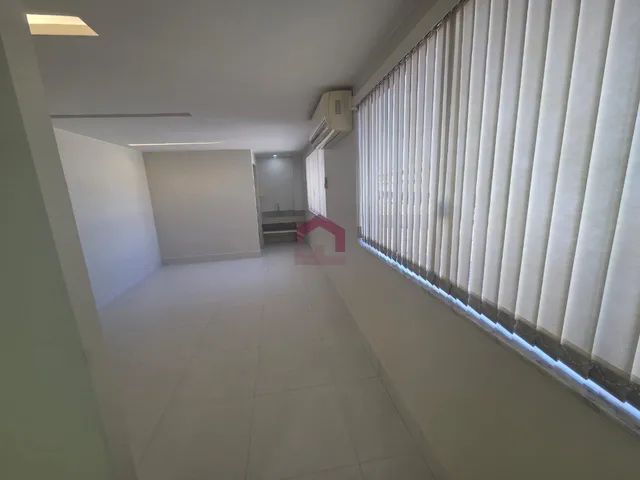 Imagem: A sala comercial possui 1 Banheiro, 30m² de Área e está