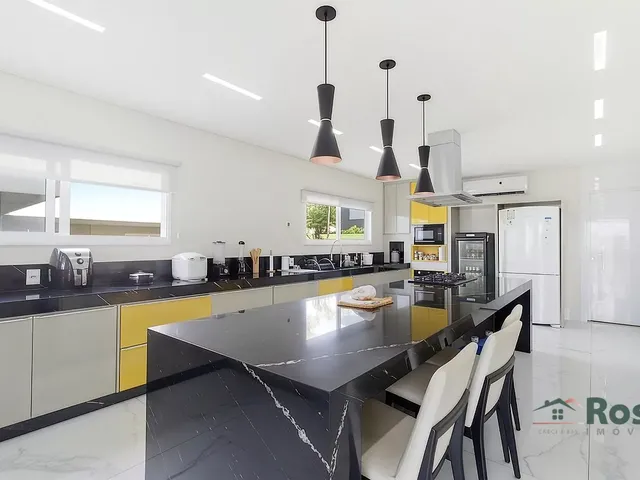 Imagem 15: Casa em Condomínio com 5 Suítes e Elevador no Florais Cuiabá!