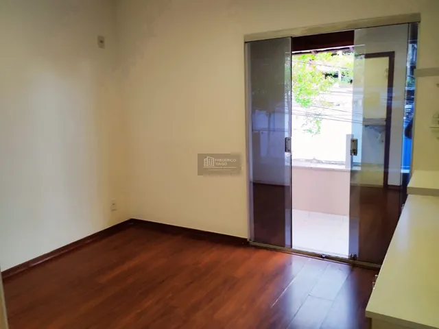 Imagem 11: Casa 4 Quartos com 2 Suítes e 2 Vagas – 418m² – Bairro Heliópolis – Região