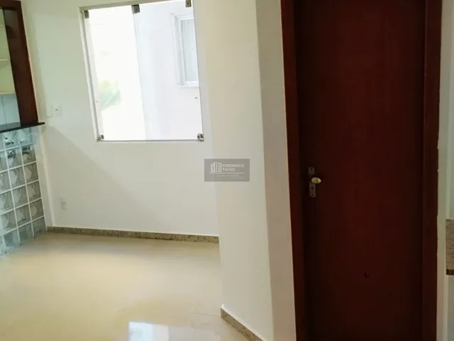 Imagem 6: Casa 4 Quartos com 2 Suítes e 2 Vagas – 418m² – Bairro Heliópolis – Região