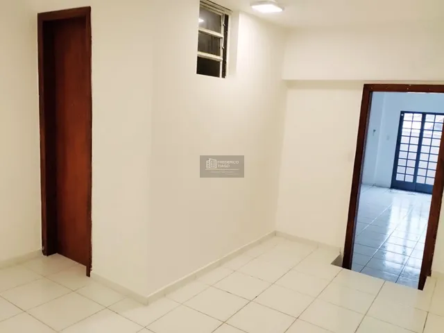 Imagem 9: Casa 4 Quartos com 2 Suítes e 2 Vagas – 418m² – Bairro Heliópolis – Região