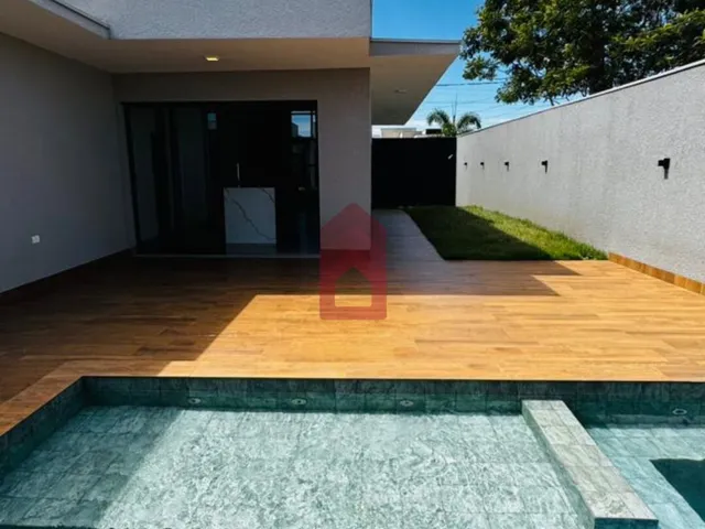 Imagem 6: Casa com Piscina, Amplo Quintal e Energia Fotovoltaica