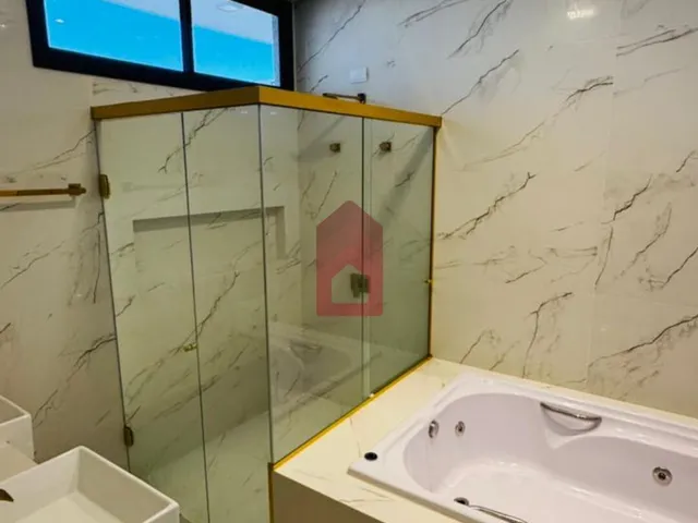 Imagem 2: Casa com Piscina, Amplo Quintal e Energia Fotovoltaica