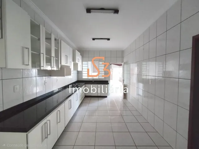 Imagem 9: Casa para Locação em Uberlândia-Mg, Bairro Tibery: 2 Quartos, 1 Suíte, 1 Sala, 2