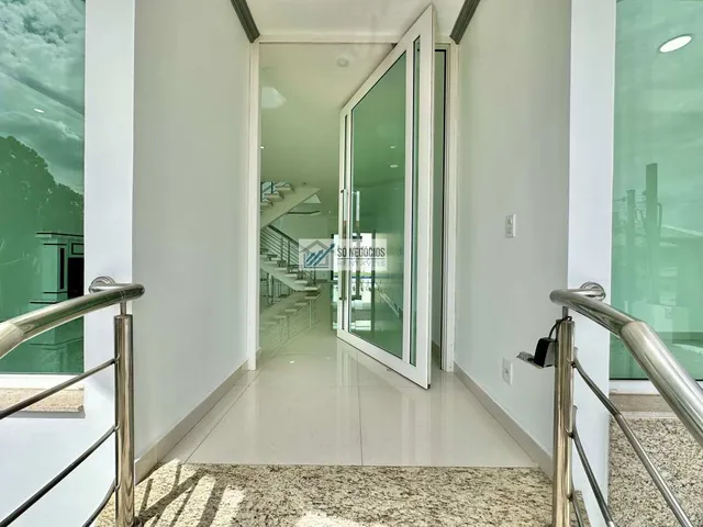 Imagem 3: Casa Contemporânea Zero Km À Venda no São Paulo II em Cotia com 5 Suítes, Sauna e Piscina Aquecida