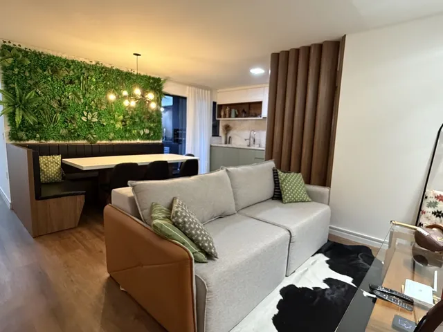 Imagem: O apartamento possui 4 Dormitórios, 1 Suíte, 2 Banheiros,