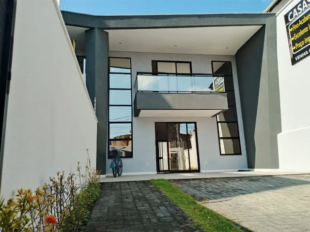 Imagem: A casa possui 1 Dormitório, 1 Suíte, 5 Banheiros, 3 Vagas