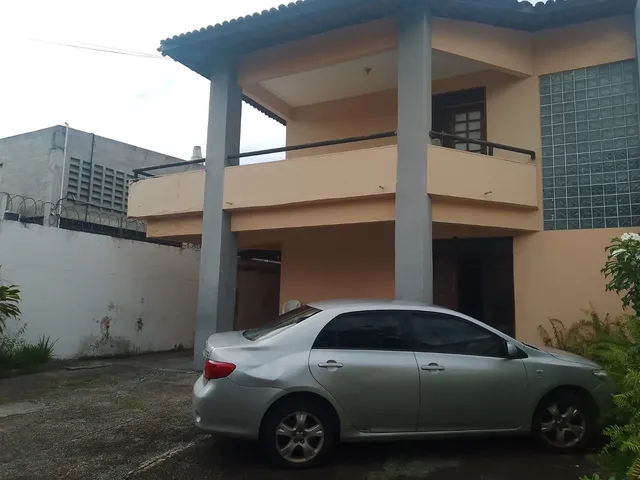 Imagem: A casa possui 4 Dormitórios, 4 Suítes, 4 Banheiros, 4 Vagas