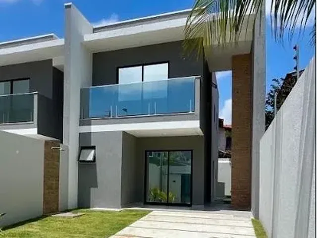Imagem: A casa possui 3 Dormitórios, 3 Suítes, 4 Banheiros, 3 Vagas